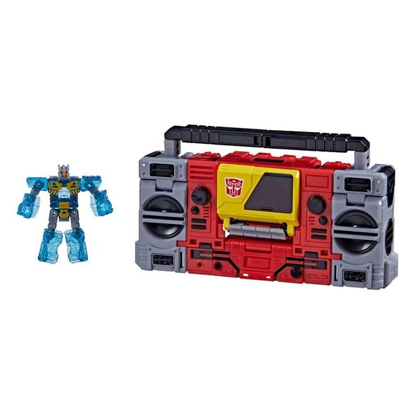 Hasbro Transformers WFC: Kingdom Voyager Class Autobot Blaster & Eject